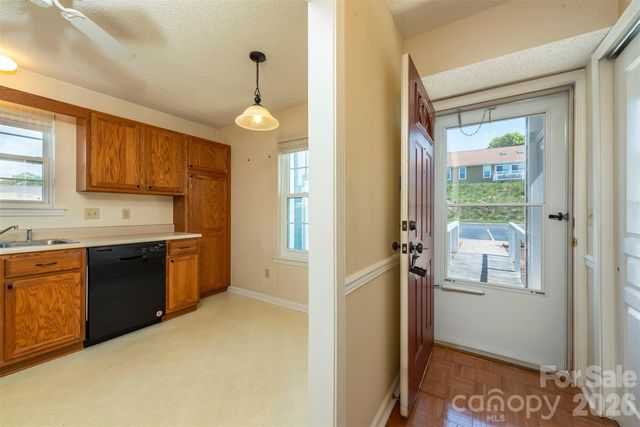 4805 Breakers Lane, Asheville, NC 28806