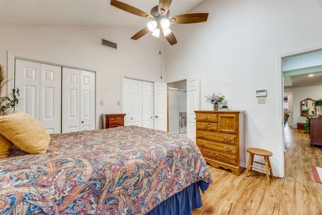 12 Village Green Court, Denison, TX 75020