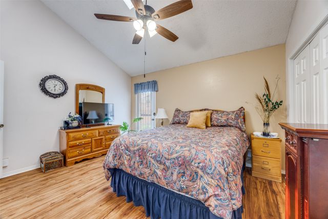 12 Village Green Court, Denison, TX 75020