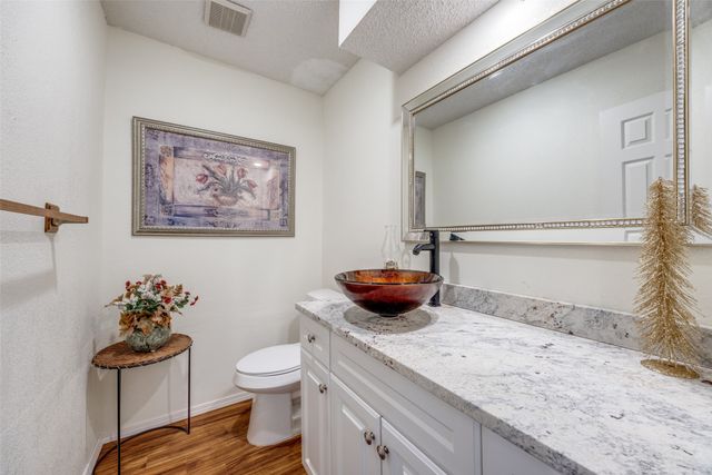 12 Village Green Court, Denison, TX 75020