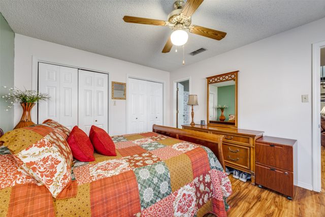 12 Village Green Court, Denison, TX 75020