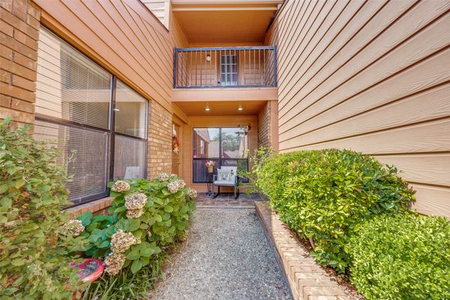 12 Village Green Court, Denison, TX 75020