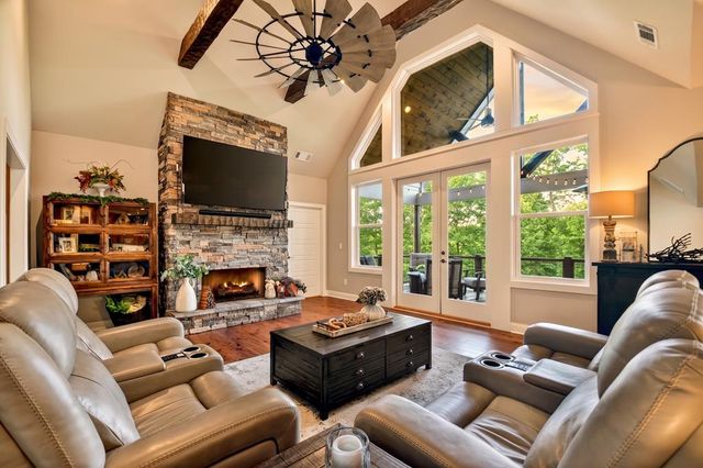 912 Lazy River Lane, Ellijay, GA 30536