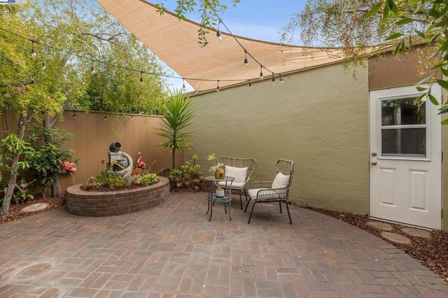 3109 La Campania, Alameda, CA 94502