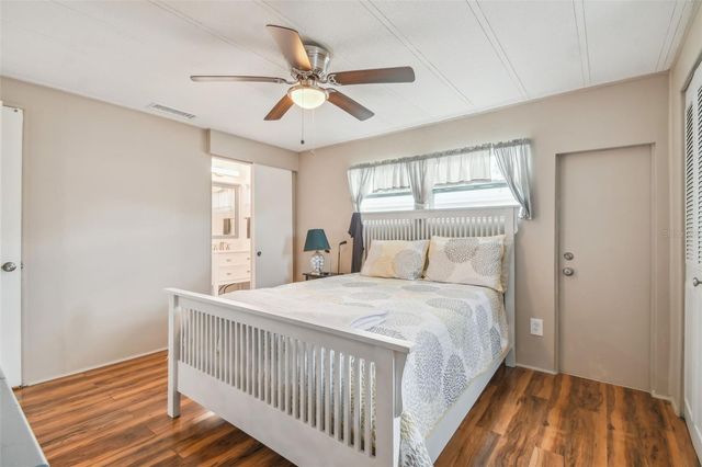 10232 PARADISE DRIVE 193, Largo, FL 33773