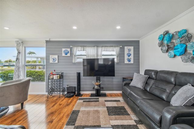 10232 PARADISE DRIVE 193, Largo, FL 33773