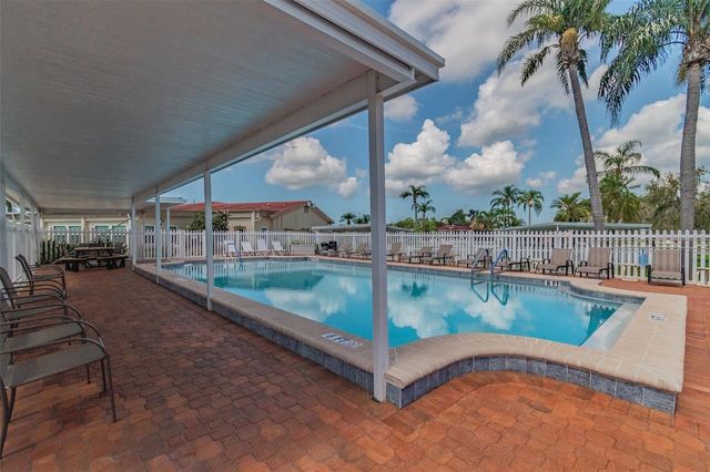 10232 PARADISE DRIVE 193, Largo, FL 33773