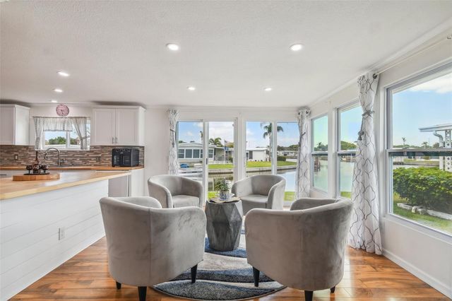 10232 PARADISE DRIVE 193, Largo, FL 33773