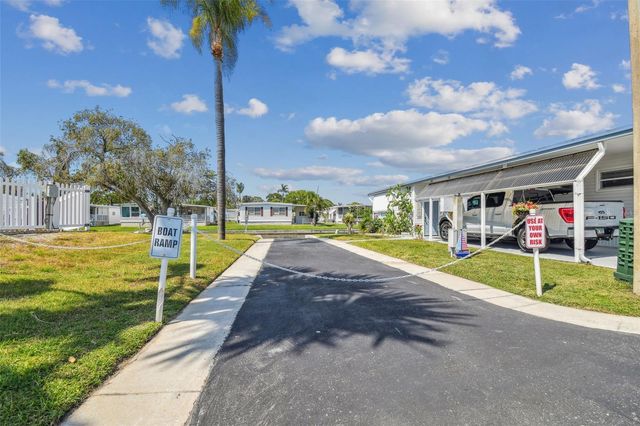 10232 PARADISE DRIVE 193, Largo, FL 33773