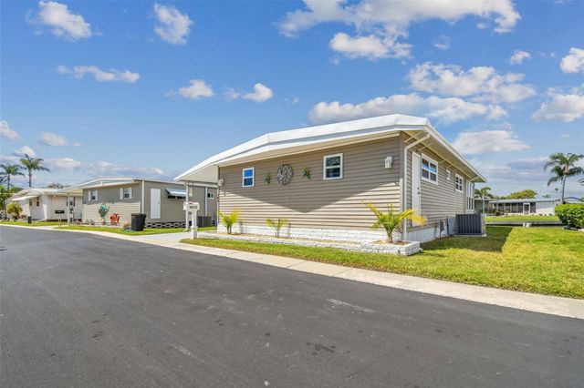 10232 PARADISE DRIVE 193, Largo, FL 33773