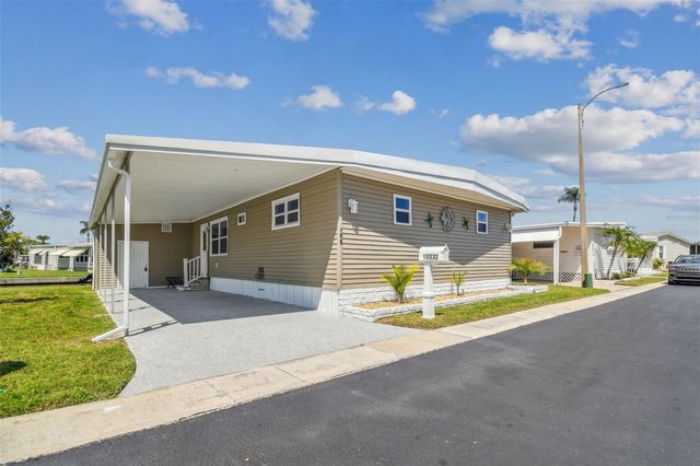 10232 PARADISE DRIVE 193, Largo, FL 33773