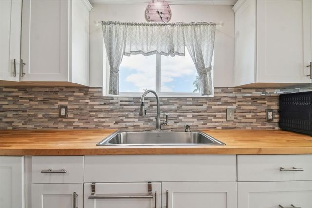 10232 PARADISE DRIVE 193, Largo, FL 33773