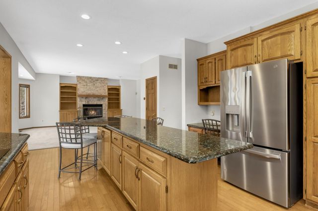 8827 Flesher Circle, Eden Prairie, MN 55347