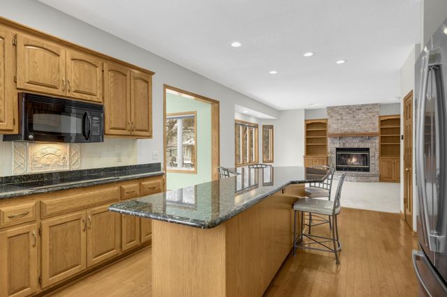 8827 Flesher Circle, Eden Prairie, MN 55347