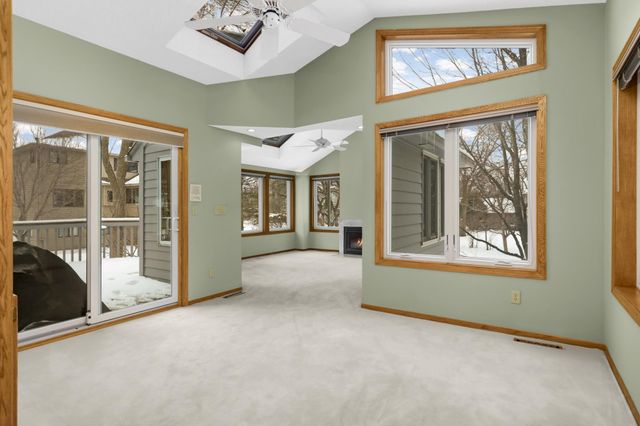 8827 Flesher Circle, Eden Prairie, MN 55347
