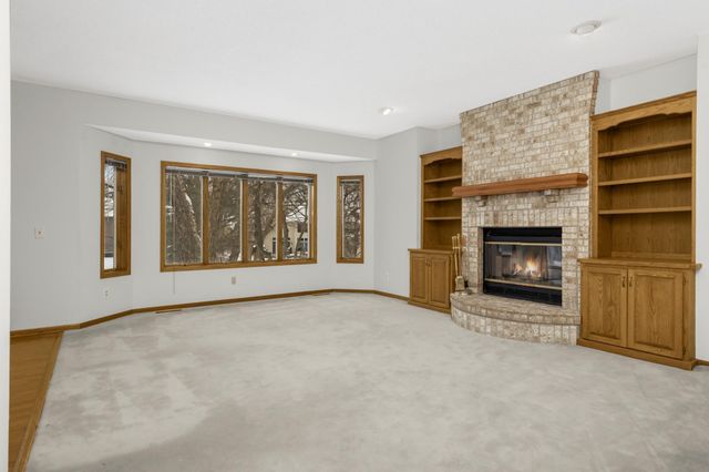 8827 Flesher Circle, Eden Prairie, MN 55347