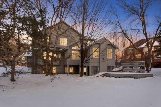 8827 Flesher Circle, Eden Prairie, MN 55347