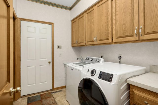 8827 Flesher Circle, Eden Prairie, MN 55347