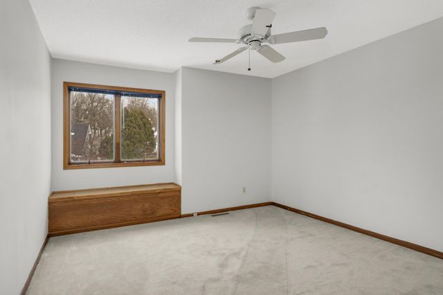 8827 Flesher Circle, Eden Prairie, MN 55347