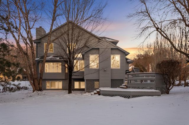 8827 Flesher Circle, Eden Prairie, MN 55347