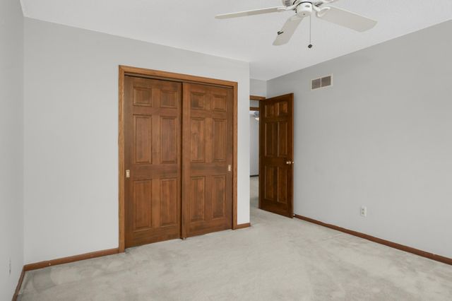 8827 Flesher Circle, Eden Prairie, MN 55347