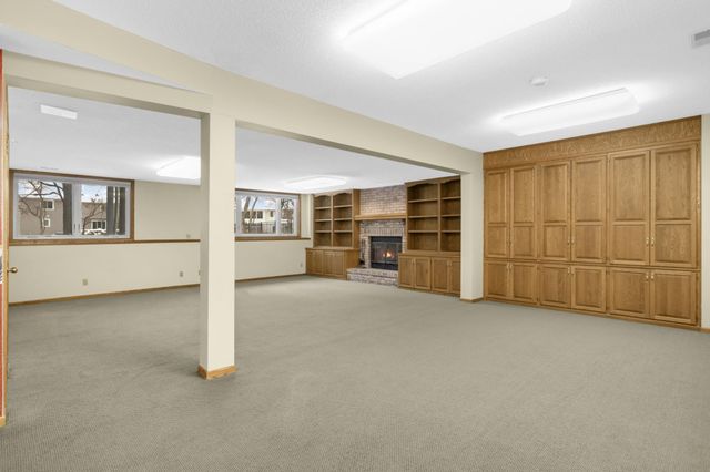 8827 Flesher Circle, Eden Prairie, MN 55347