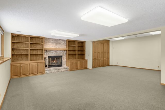 8827 Flesher Circle, Eden Prairie, MN 55347