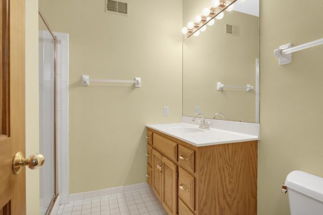 8827 Flesher Circle, Eden Prairie, MN 55347