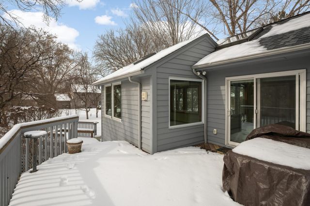 8827 Flesher Circle, Eden Prairie, MN 55347