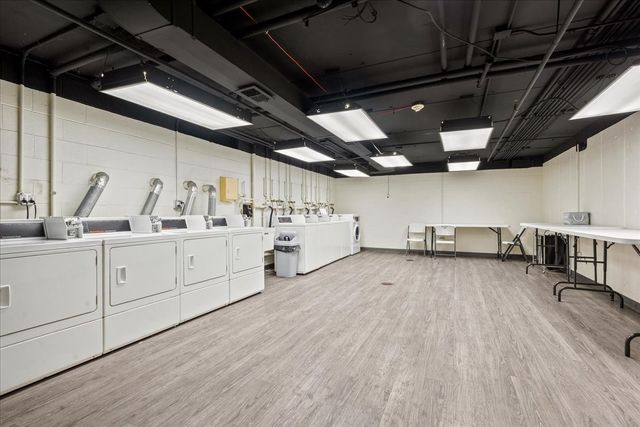 13000 W Heiden Circle 3105, Lake Bluff, IL 60044