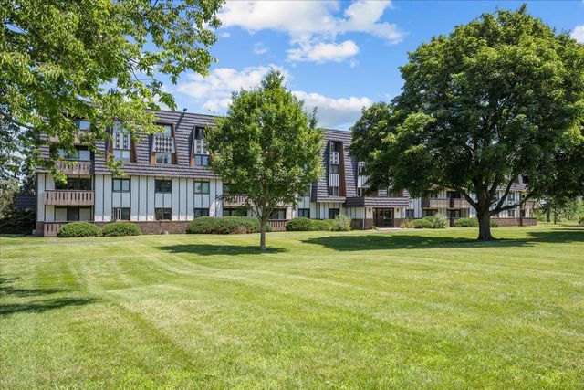 13000 W Heiden Circle 3105, Lake Bluff, IL 60044