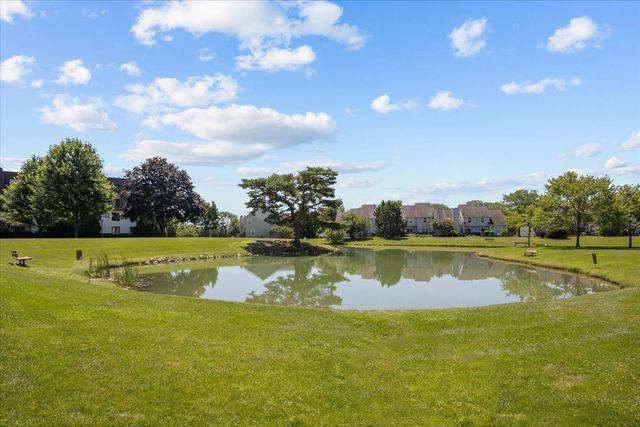 13000 W Heiden Circle 3105, Lake Bluff, IL 60044