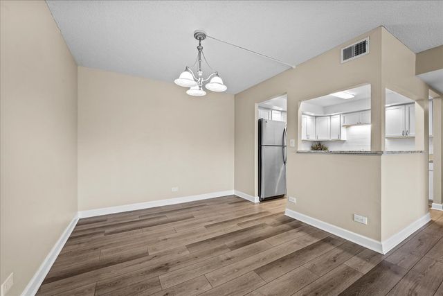 13000 W Heiden Circle 3105, Lake Bluff, IL 60044