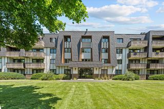 13000 W Heiden Circle 3105, Lake Bluff, IL 60044