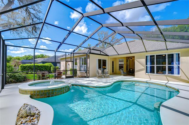 5725 EAGLEMOUNT CIRCLE, Lithia, FL 33547