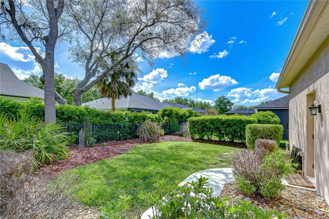 5725 EAGLEMOUNT CIRCLE, Lithia, FL 33547