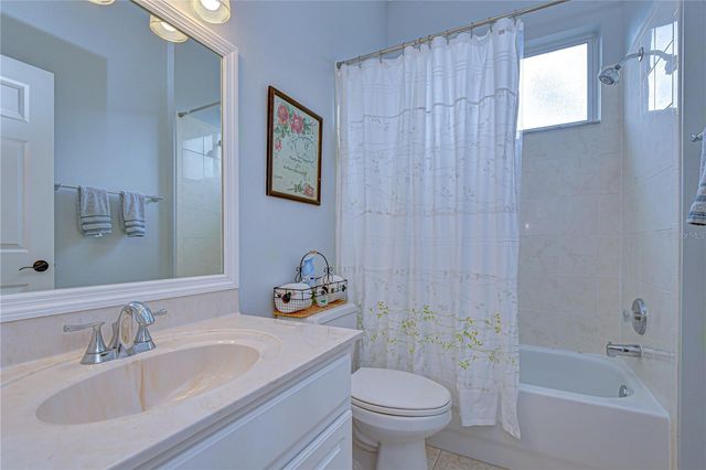 5725 EAGLEMOUNT CIRCLE, Lithia, FL 33547