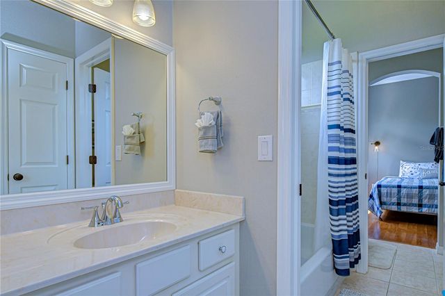 5725 EAGLEMOUNT CIRCLE, Lithia, FL 33547