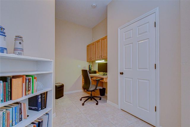 5725 EAGLEMOUNT CIRCLE, Lithia, FL 33547