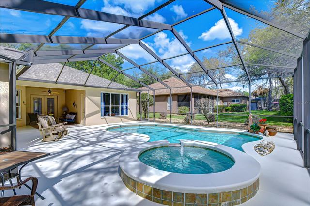 5725 EAGLEMOUNT CIRCLE, Lithia, FL 33547