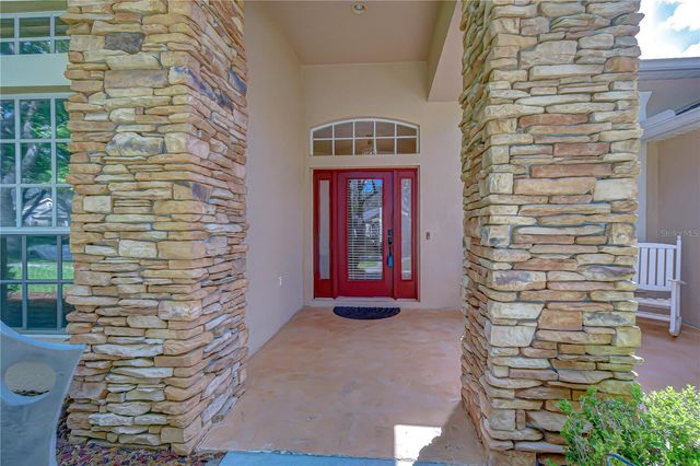 5725 EAGLEMOUNT CIRCLE, Lithia, FL 33547