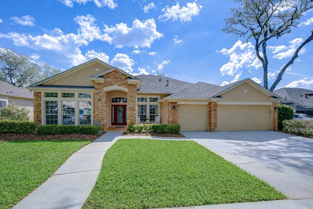 5725 EAGLEMOUNT CIRCLE, Lithia, FL 33547