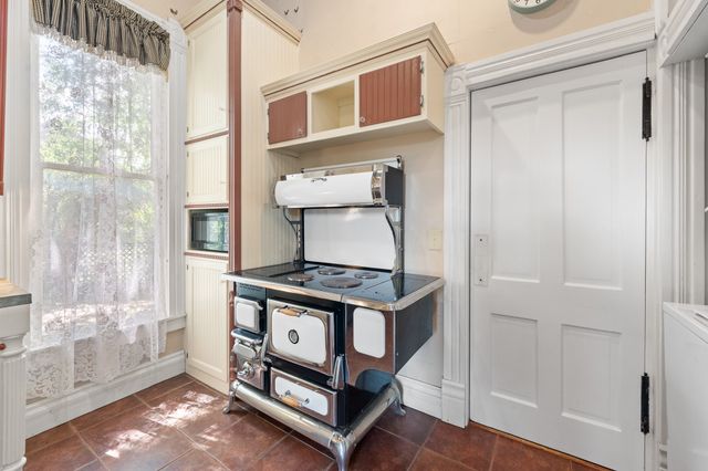 320 E Franklin Street, Hillsboro, TX 76645