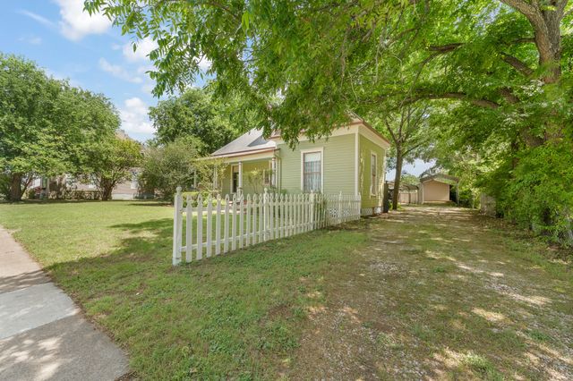 320 E Franklin Street, Hillsboro, TX 76645
