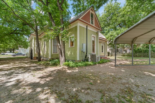 320 E Franklin Street, Hillsboro, TX 76645