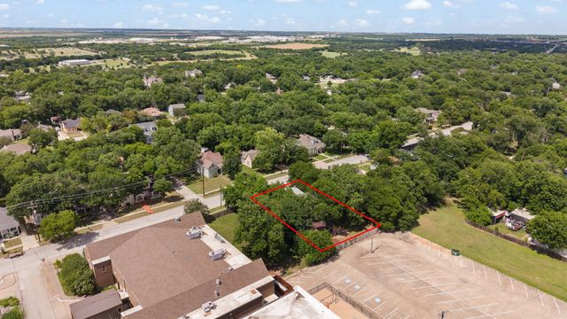 320 E Franklin Street, Hillsboro, TX 76645