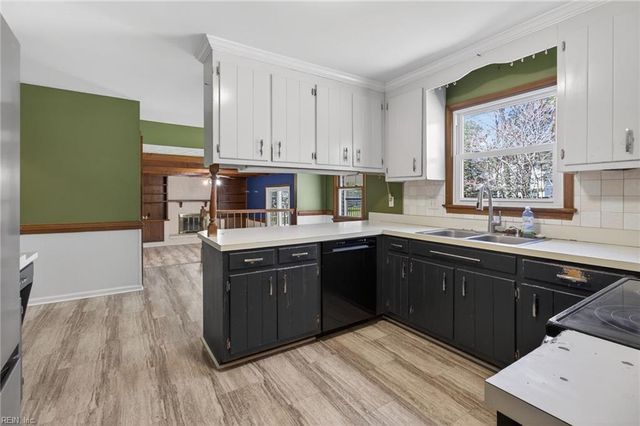 105 Yorkwood LN, Yorktown, VA 23692