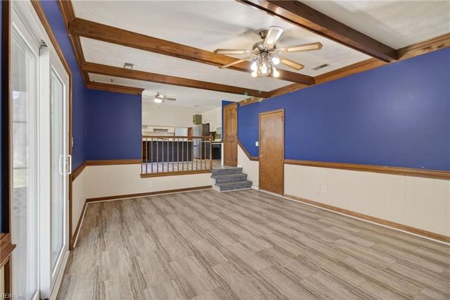 105 Yorkwood LN, Yorktown, VA 23692