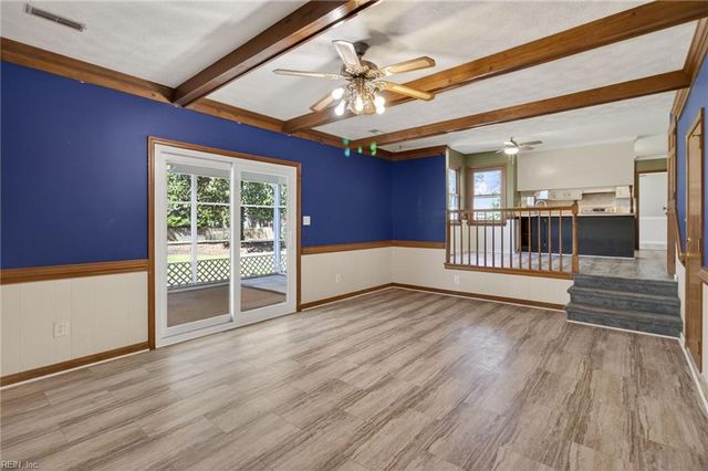 105 Yorkwood LN, Yorktown, VA 23692