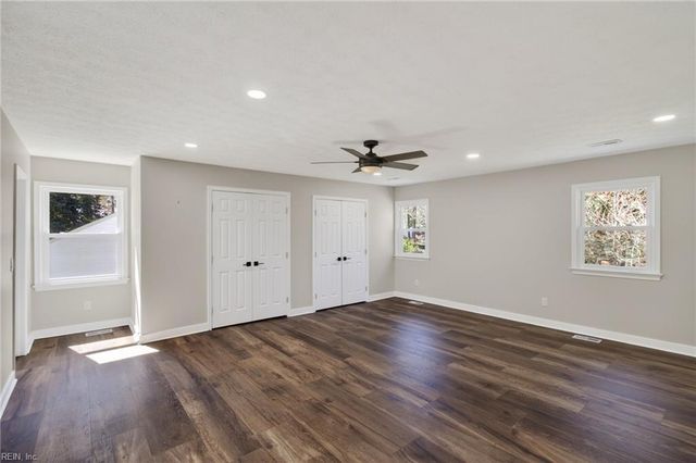 105 Yorkwood LN, Yorktown, VA 23692